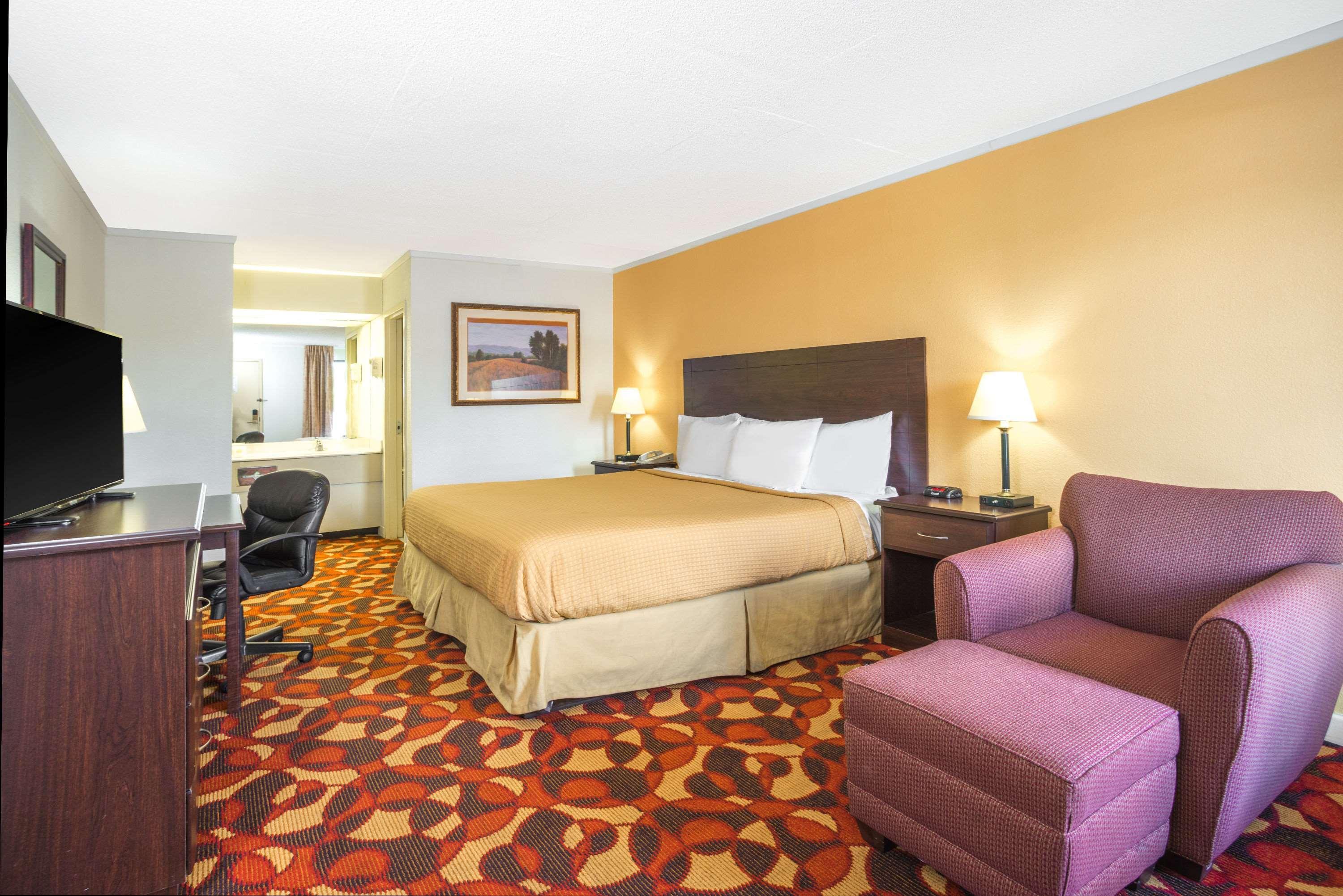 Days Inn By Wyndham Salem Exteriér fotografie