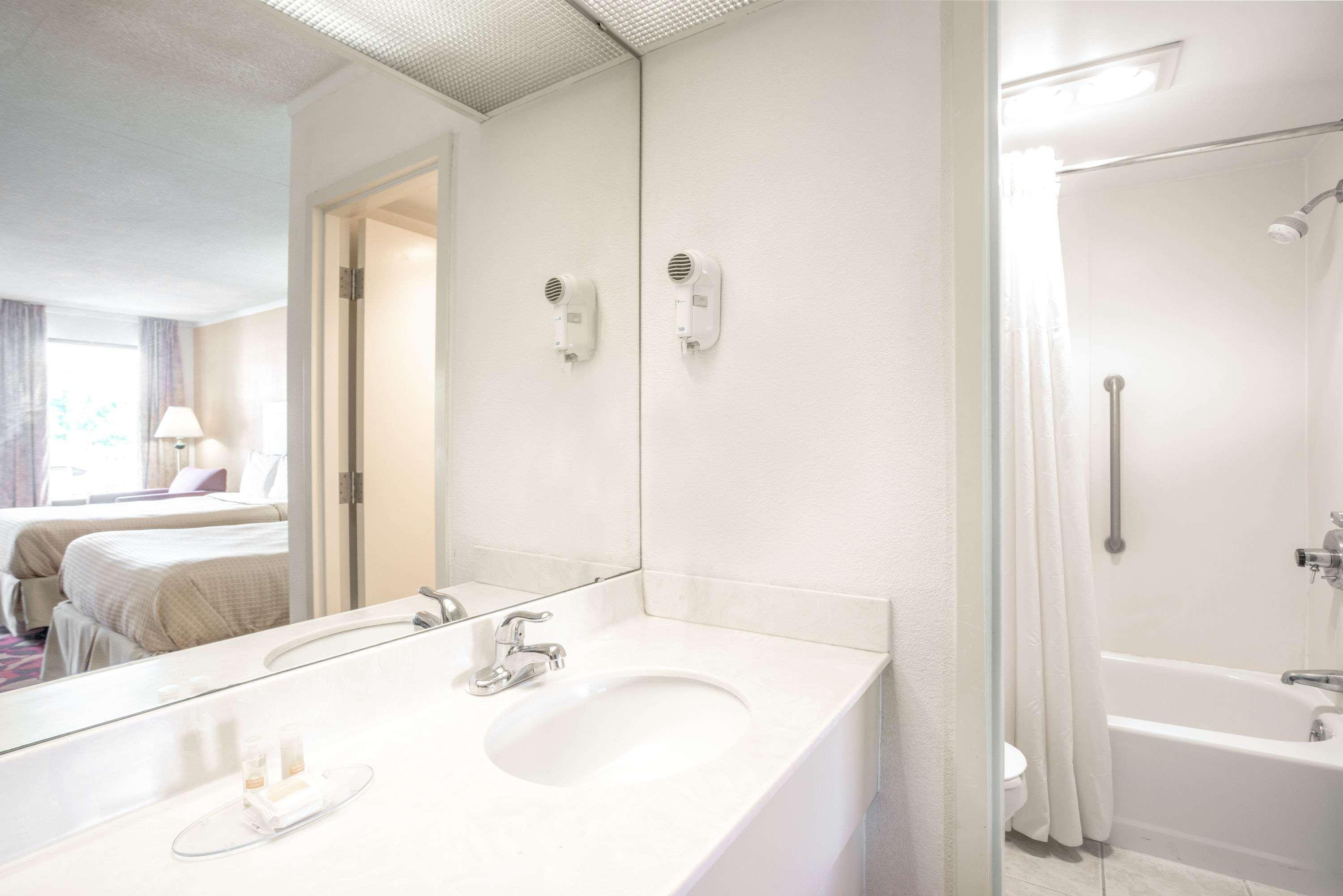 Days Inn By Wyndham Salem Exteriér fotografie